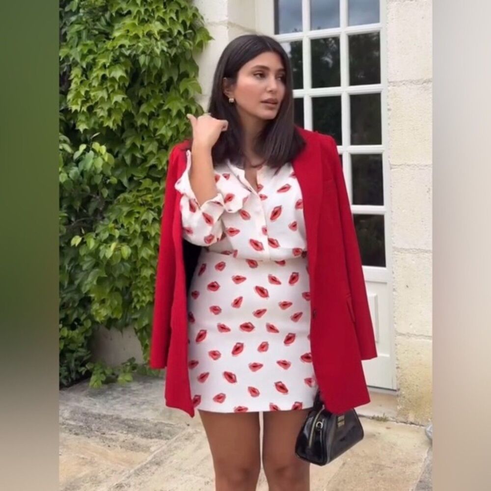 Zara Red and White Lip Print Mini Skirt